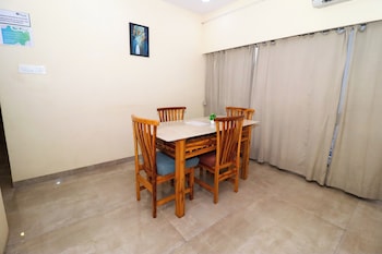 pinaki comfort stay vile parle near airport