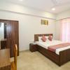 pinaki comfort stay vile parle near airport