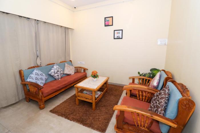 pinaki comfort stay vile parle near airport