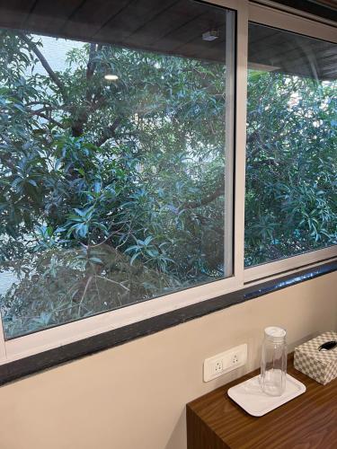 pinaki comfort stay vile parle near airport