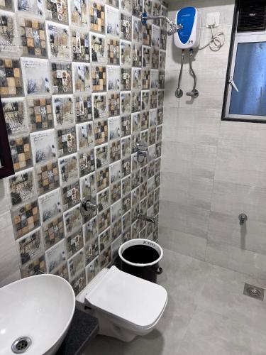 pinaki comfort stay vile parle near airport