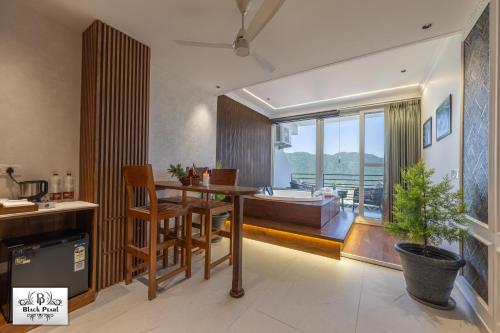 the blackpearl hillcrest