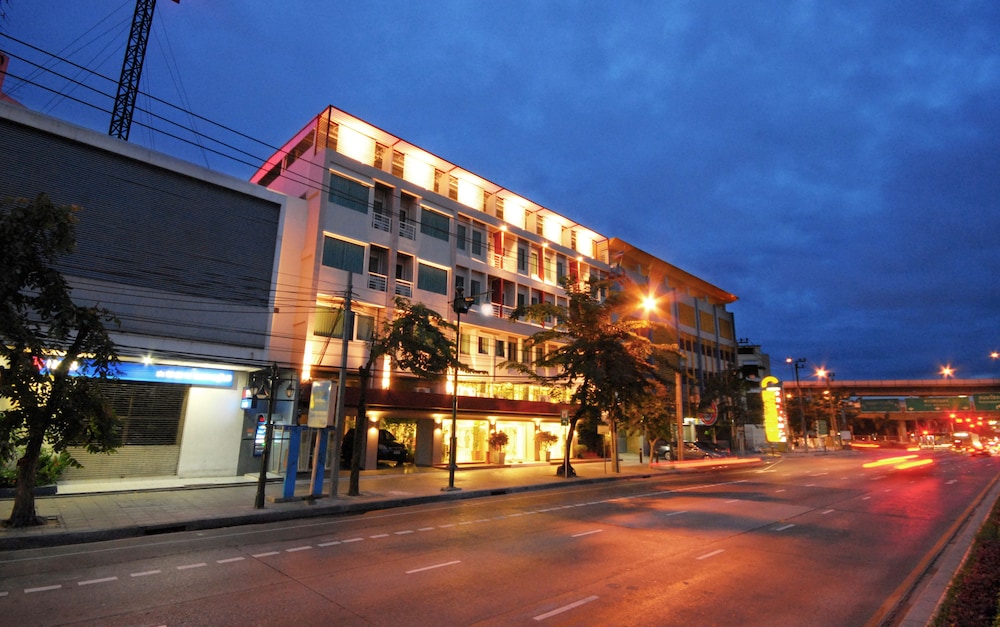 bangkok loft inn