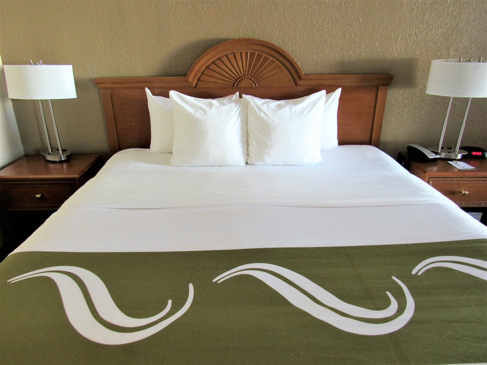 quality inn and suites conference center