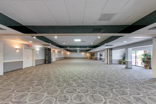 quality inn and suites conference center