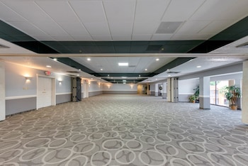 quality inn and suites conference center