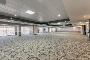 quality inn and suites conference center