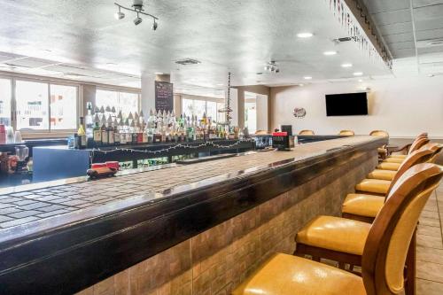 quality inn and suites conference center