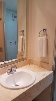 hotel and suites nader