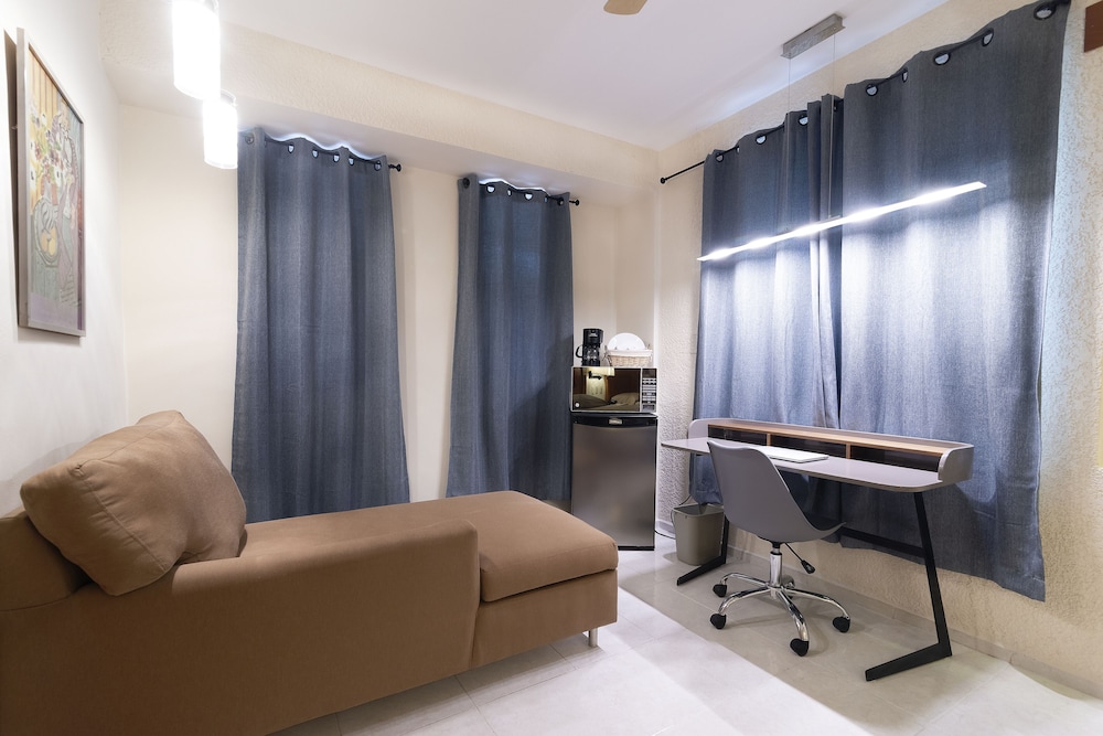 hotel and suites nader