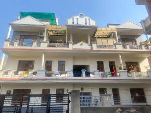 negi lodge chandigarh