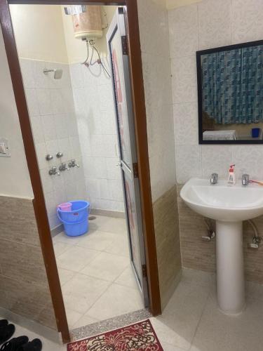 negi lodge chandigarh