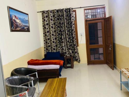 negi lodge chandigarh