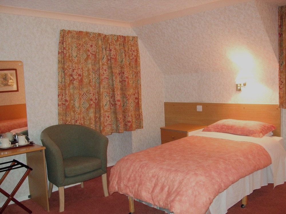 macdougall clansman hotel