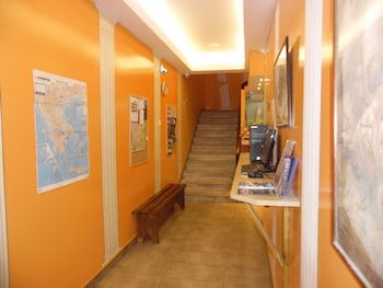 zeus hostel