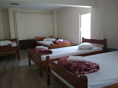 pella inn hostel