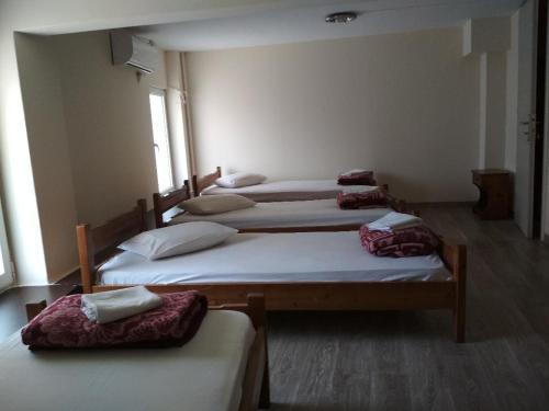 pella inn hostel