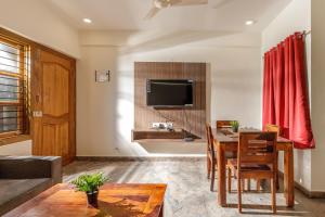 Splendid Shubham Serviced Apartments,,3 star