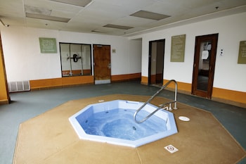 Howard Johnson By Wyndham Gallup,In A Rural Location,2 star