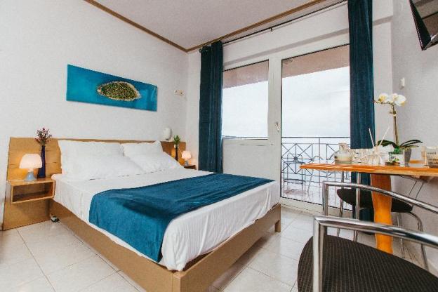 happy days hotel christina