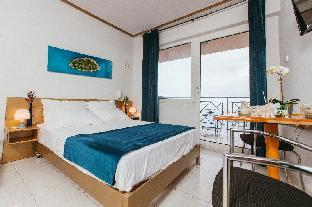 happy days hotel christina