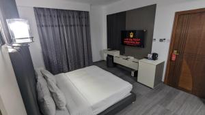 sharjah royal tulip hotel apartment