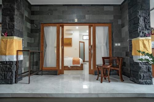 Pakvo's House,,3 star