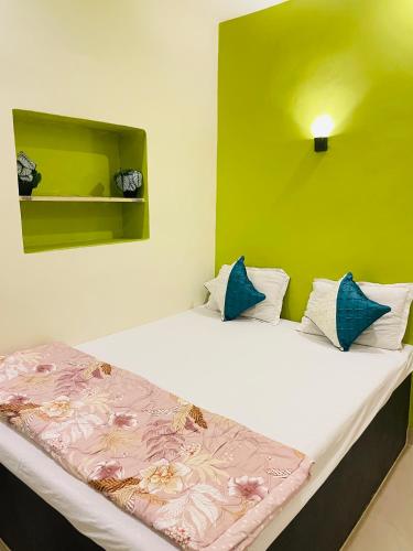 Sun India Guest House,,2 star