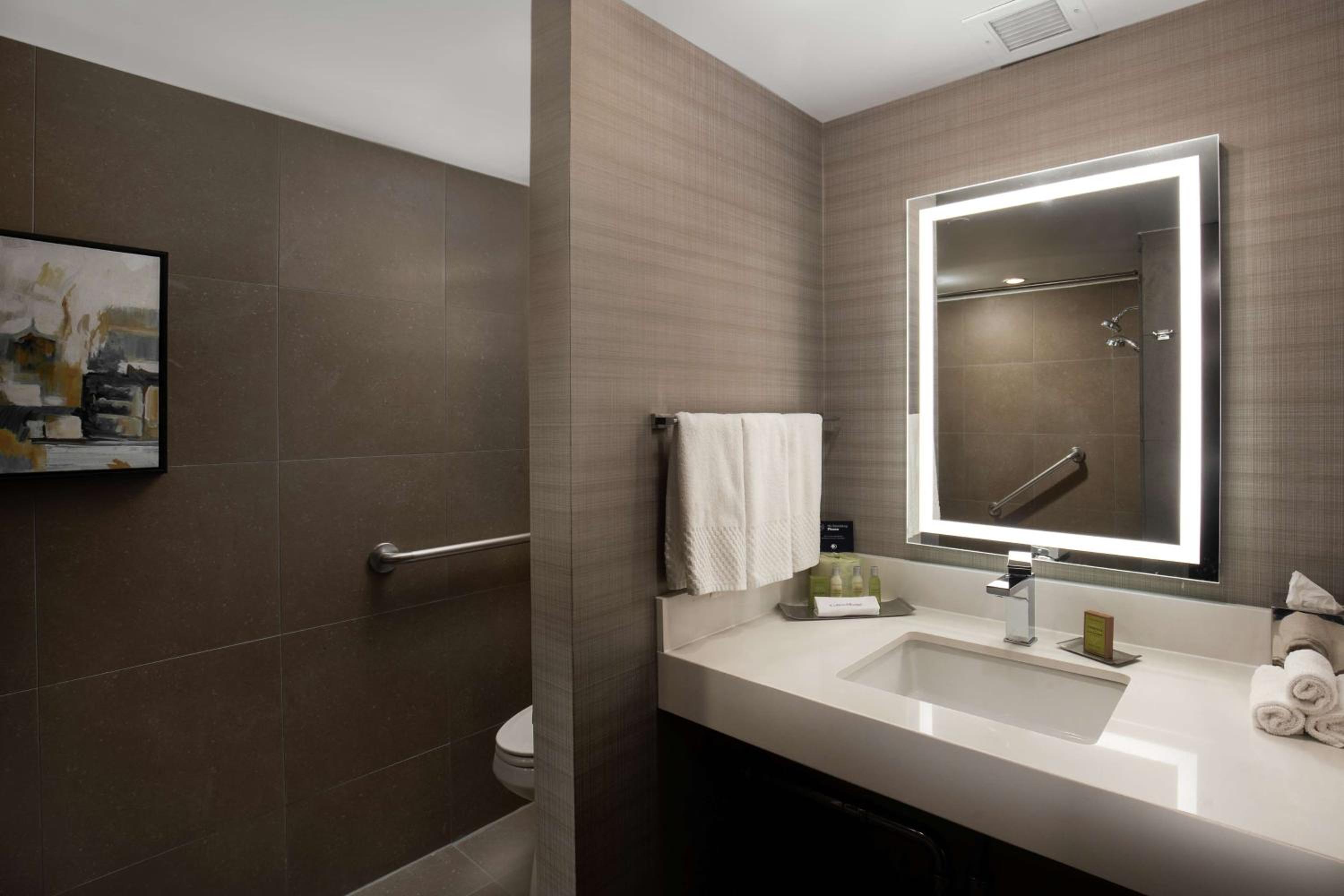 doubletree by hilton monrovia pasadena area