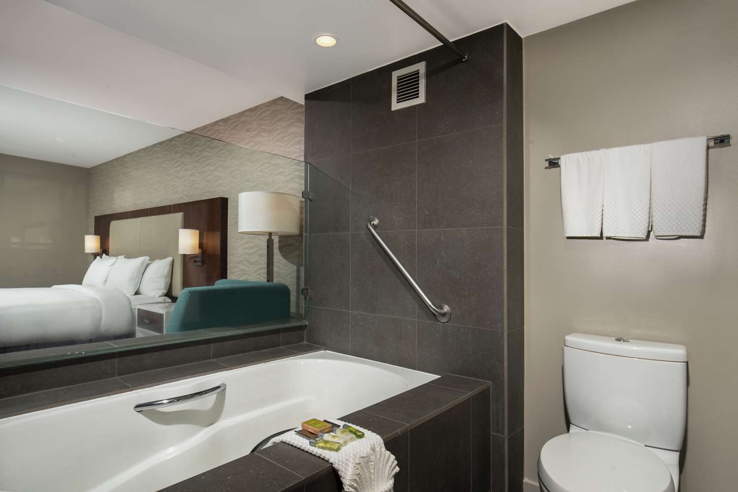 doubletree by hilton monrovia pasadena area