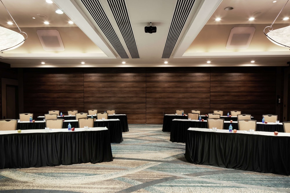 doubletree by hilton monrovia pasadena area