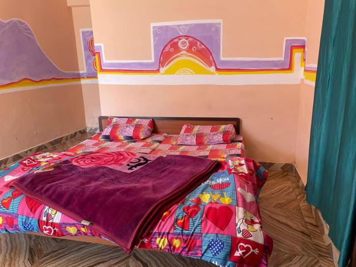 shiva mountain guest house and cafe