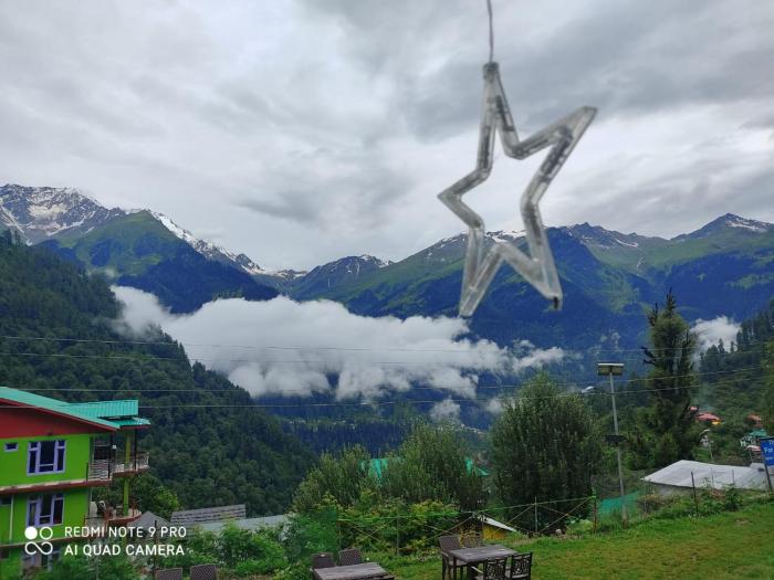 shiva mountain guest house and cafe