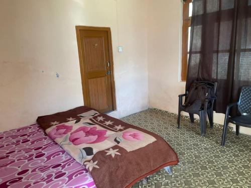 shiva mountain guest house and cafe