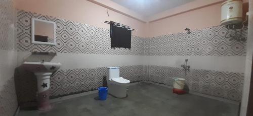 shiva mountain guest house and cafe