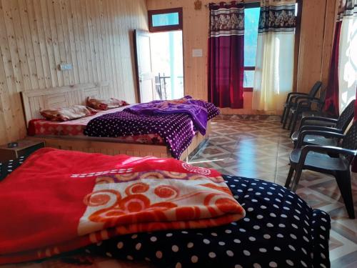 shiva mountain guest house and cafe