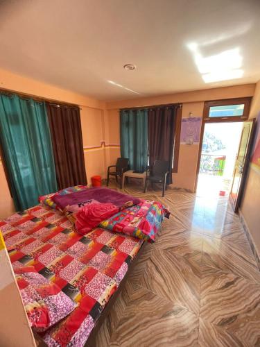 shiva mountain guest house and cafe