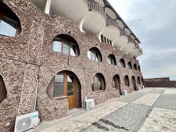 the hill guest house