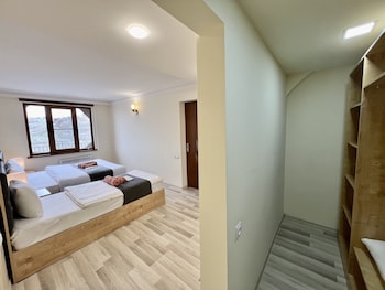 the hill guest house