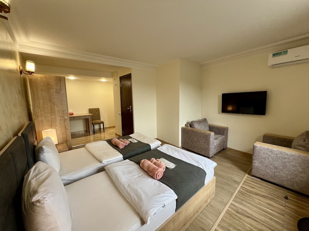 the hill guest house