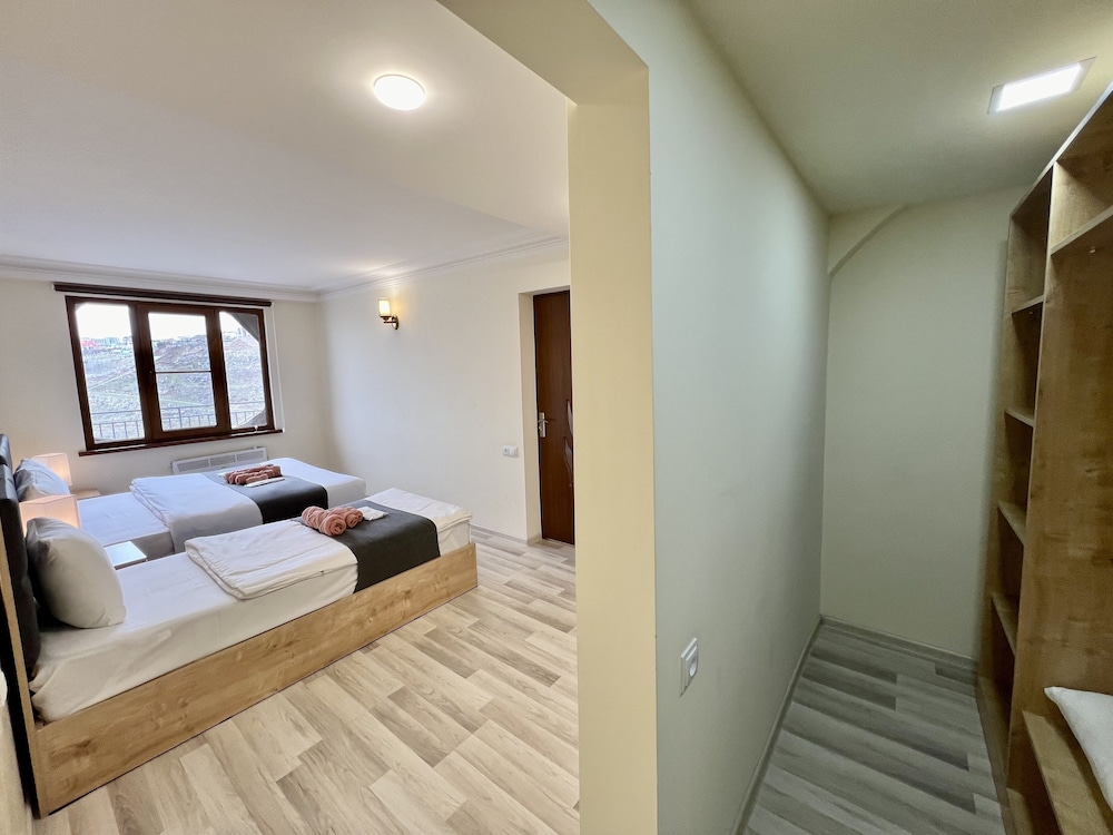 the hill guest house