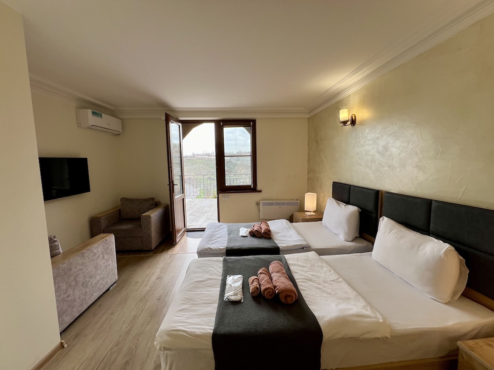 the hill guest house