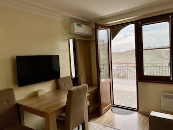 the hill guest house