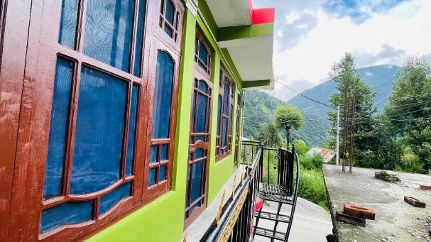 shabnam river view home stay