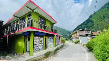 shabnam river view home stay