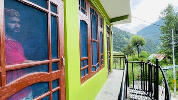 shabnam river view home stay