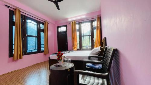 shabnam river view home stay