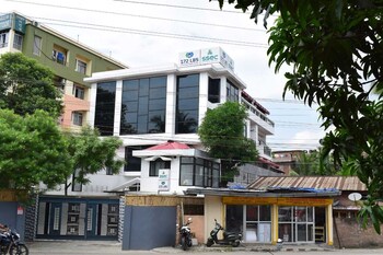 172 lbs a boutique guest house