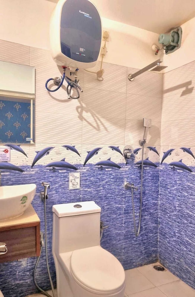 172 lbs a boutique guest house