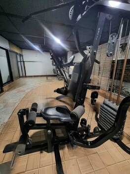 172 lbs a boutique guest house